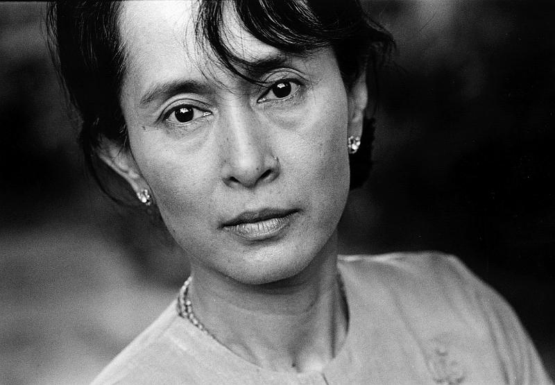 Burma III-126-Aung-San-Suu-Kyi.jpg - Opposition leader Aung San Suu Kyi, the icon of freedom and democracy Copyright unknown (Source photo: http://www.justees.org/2012/04/22/aung-san-suu-kyi-%E2%80%93-walk-on%E2%80%A6-for-freedom/; accessed: 26.3.2014)